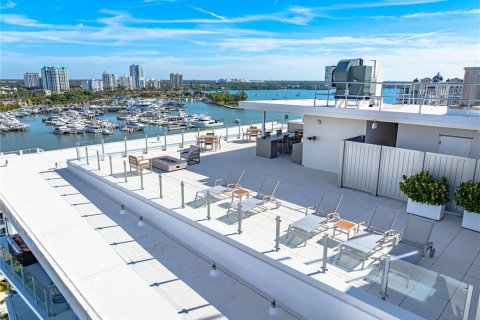 Condo in Sarasota, Florida, 4 bedrooms  № 2093138 - photo 7