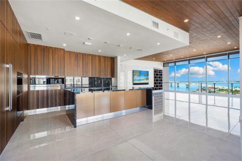 Condo in Sarasota, Florida, 4 bedrooms  № 2093138 - photo 14