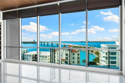 Condo in Sarasota, Florida, 4 bedrooms  № 2093138 - photo 11