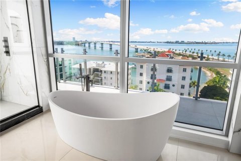 Condo in Sarasota, Florida, 4 bedrooms  № 2093138 - photo 27