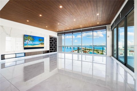 Condo in Sarasota, Florida, 4 bedrooms  № 2093138 - photo 9