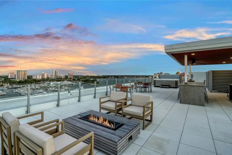 Condo in Sarasota, Florida, 4 bedrooms  № 2093138 - photo 5