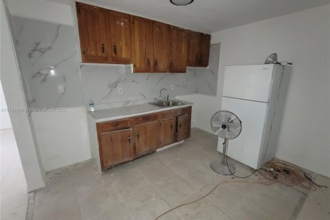 Propiedad comercial en venta en Miami, Florida, 215.53 m2 № 1730038 - foto 11