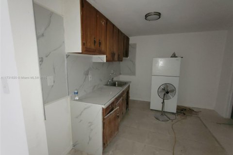 Propiedad comercial en venta en Miami, Florida, 215.53 m2 № 1730038 - foto 10