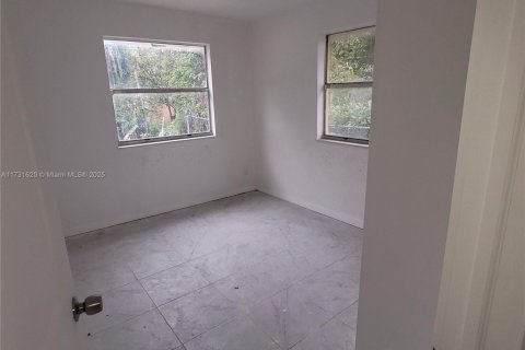 Propiedad comercial en venta en Miami, Florida, 215.53 m2 № 1730038 - foto 8