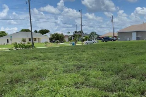 Terreno en venta en Cape Coral, Florida № 1984780 - foto 6