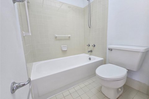 Купить кондоминиум в Маргит, Флорида 3 комнаты, 90.12м2, № 2153955 - фото 19