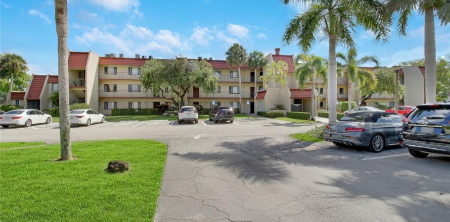 Condo in Lake Worth, Florida, 2 bedrooms № 1161730