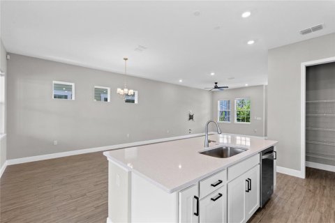 Villa ou maison à louer à Orlando, Floride: 3 chambres, 166.11 m2 № 2095382 - photo 7
