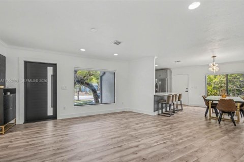 Casa en venta en Palmetto Bay, Florida, 3 dormitorios, 172.71 m2 № 2008504 - foto 3