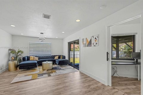 Casa en venta en Palmetto Bay, Florida, 3 dormitorios, 172.71 m2 № 2008504 - foto 10