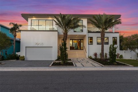 Villa ou maison à Holmes Beach, Floride 4 chambres, 335.66 m2 № 2143550
