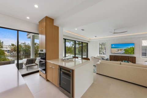 Villa ou maison à vendre à Holmes Beach, Floride: 4 chambres, 335.66 m2 № 2143550 - photo 11