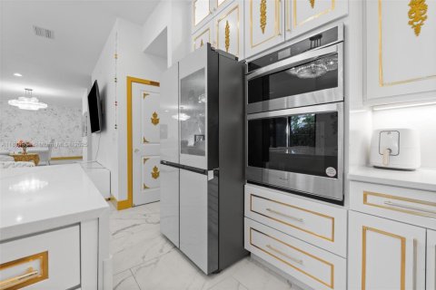 Villa ou maison à vendre à Davie, Floride: 5 chambres, 381.46 m2 № 1937646 - photo 15