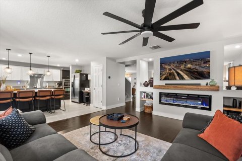 Casa en venta en Orlando, Florida, 4 dormitorios, 263.84 m2 № 2216316 - foto 7