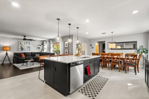 Casa en venta en Orlando, Florida, 4 dormitorios, 263.84 m2 № 2216316 - foto 15