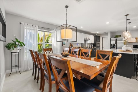 Casa en venta en Orlando, Florida, 4 dormitorios, 263.84 m2 № 2216316 - foto 13