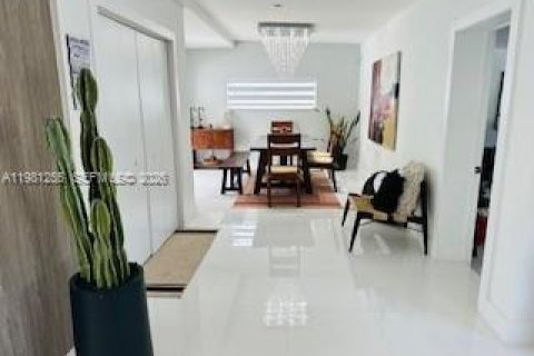 Купить виллу или дом в Норт-Майами-Бич, Флорида 3 спальни, 248.51м2, № 2079910 - фото 8
