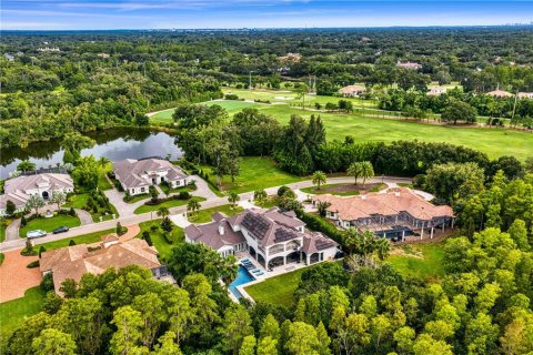 House in Lutz, Florida 4 bedrooms, 667.22 sq.m. № 2409969 - photo 8