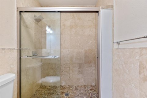 House in Hallandale Beach, Florida 3 bedrooms, 121.14 sq.m. № 1781786 - photo 18