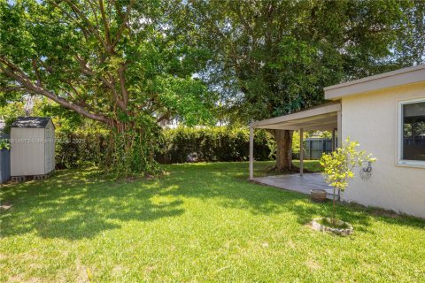 House in Hallandale Beach, Florida 3 bedrooms, 121.14 sq.m. № 1781786 - photo 30