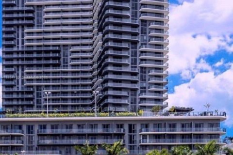 Condo in Miami, Florida, 1 bedroom  № 1994561 - photo 4