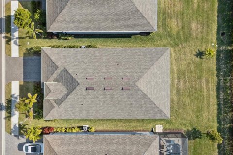 House in Port Charlotte, Florida 3 bedrooms, 205.96 sq.m. № 1802405 - photo 17