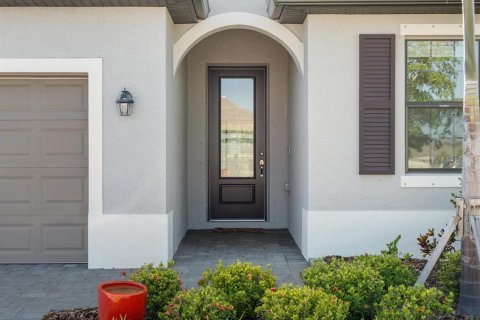 House in Port Charlotte, Florida 3 bedrooms, 205.96 sq.m. № 1802405 - photo 3
