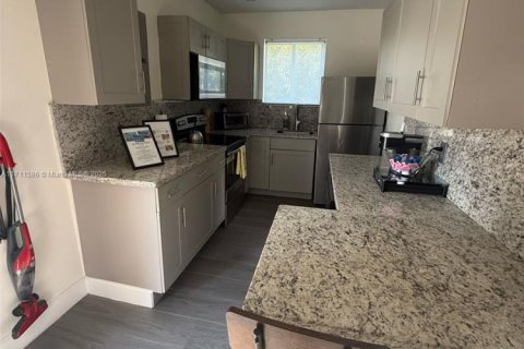 Propiedad comercial en venta en Miami, Florida, 146.41 m2 № 2154007 - foto 7