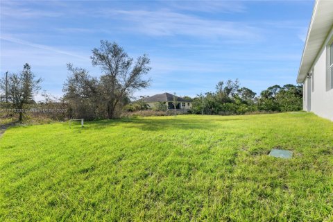 Casa en venta en Lehigh Acres, Florida, 3 dormitorios № 1764176 - foto 27