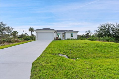 Casa en venta en Lehigh Acres, Florida, 3 dormitorios № 1764176 - foto 4