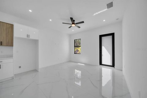 Casa en venta en Lehigh Acres, Florida, 3 dormitorios, 98.2 m2 № 2166655 - foto 5