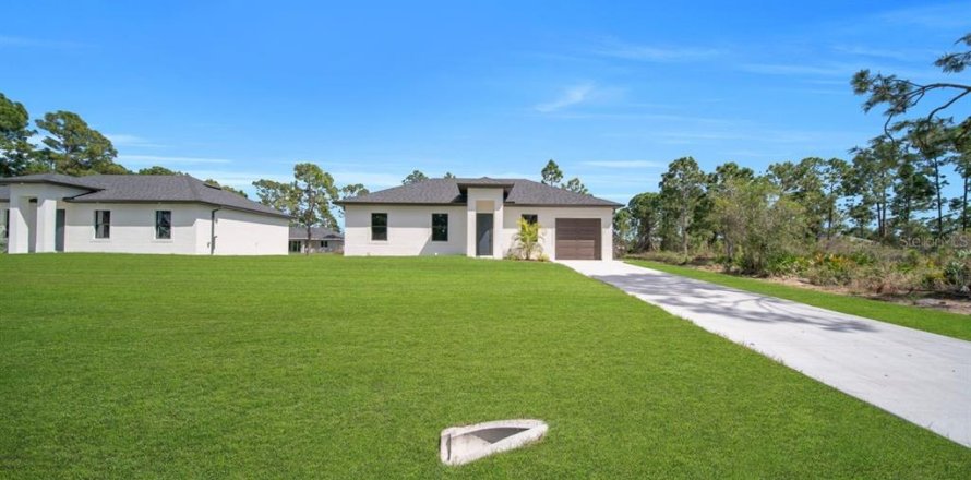 Casa en Lehigh Acres, Florida 3 dormitorios, 98.2 m2 № 2166655