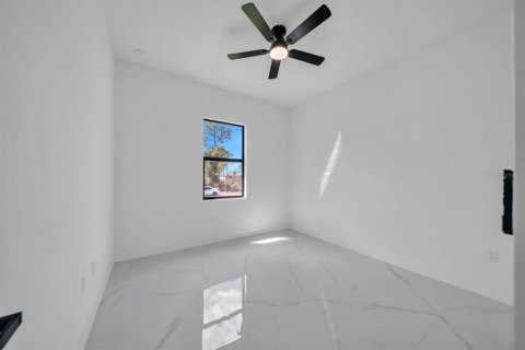 Casa en venta en Lehigh Acres, Florida, 3 dormitorios, 98.2 m2 № 2166655 - foto 19