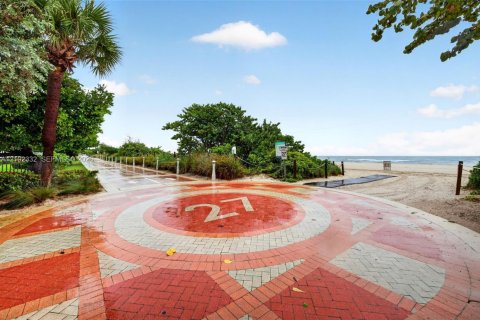Copropriété à vendre à Miami Beach, Floride: 2 chambres, 152.82 m2 № 2406070 - photo 22