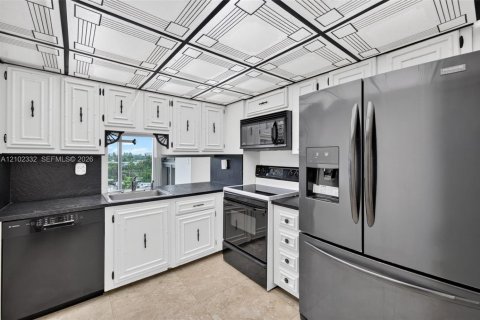 Copropriété à vendre à Miami Beach, Floride: 2 chambres, 152.82 m2 № 2406070 - photo 7