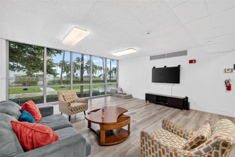 Copropriété à vendre à Miami Beach, Floride: 2 chambres, 152.82 m2 № 2406070 - photo 16