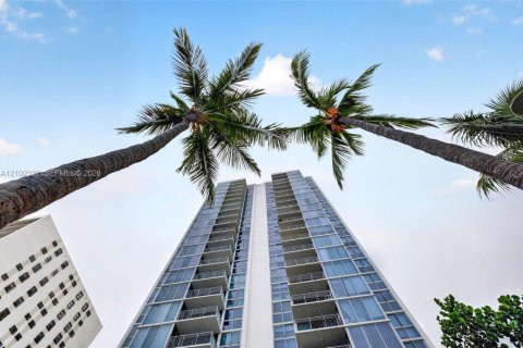 Copropriété à vendre à Miami Beach, Floride: 2 chambres, 152.82 m2 № 2406070 - photo 24