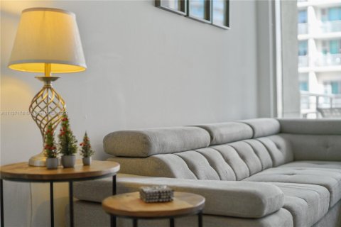 Condominio en alquiler en Miami, Florida, 1 dormitorio, 71.63 m2 № 2060027 - foto 24