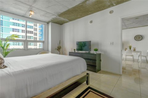 Condominio en alquiler en Miami, Florida, 1 dormitorio, 71.63 m2 № 2060027 - foto 16