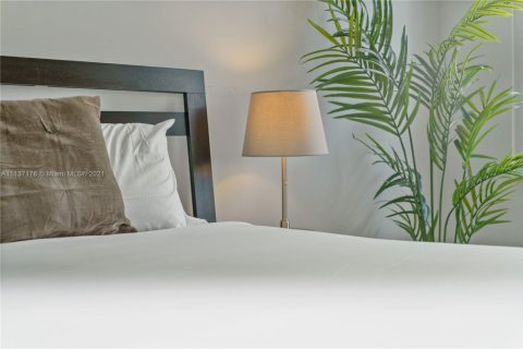 Condominio en alquiler en Miami, Florida, 1 dormitorio, 71.63 m2 № 2060027 - foto 26