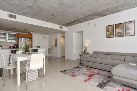 Condominio en alquiler en Miami, Florida, 1 dormitorio, 71.63 m2 № 2060027 - foto 9