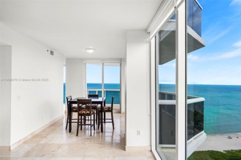 Condominio en alquiler en Miami Beach, Florida, 3 dormitorios, 183.95 m2 № 2013515 - foto 6