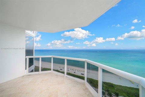 Condominio en alquiler en Miami Beach, Florida, 3 dormitorios, 183.95 m2 № 2013515 - foto 17