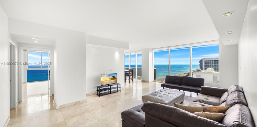 Condominio en Miami Beach, Florida, 3 dormitorios  № 2013515