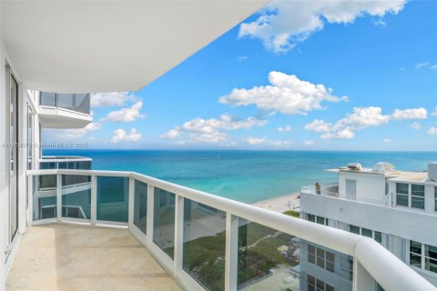 Condominio en alquiler en Miami Beach, Florida, 3 dormitorios, 183.95 m2 № 2013515 - foto 27