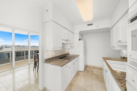 Condominio en alquiler en Miami Beach, Florida, 3 dormitorios, 183.95 m2 № 2013515 - foto 12