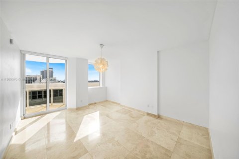 Condominio en alquiler en Miami Beach, Florida, 3 dormitorios, 183.95 m2 № 2013515 - foto 28