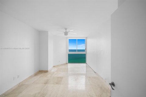 Condominio en alquiler en Miami Beach, Florida, 3 dormitorios, 183.95 m2 № 2013515 - foto 19