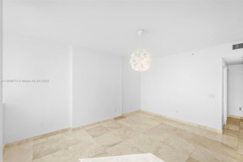 Condominio en alquiler en Miami Beach, Florida, 3 dormitorios, 183.95 m2 № 2013515 - foto 30